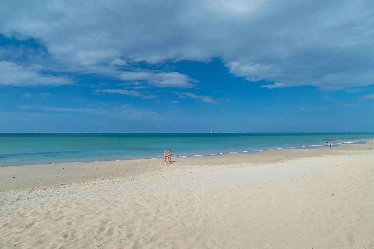 Lanta Miami Resort - Sha Extra Plus Ko Lanta Hotel